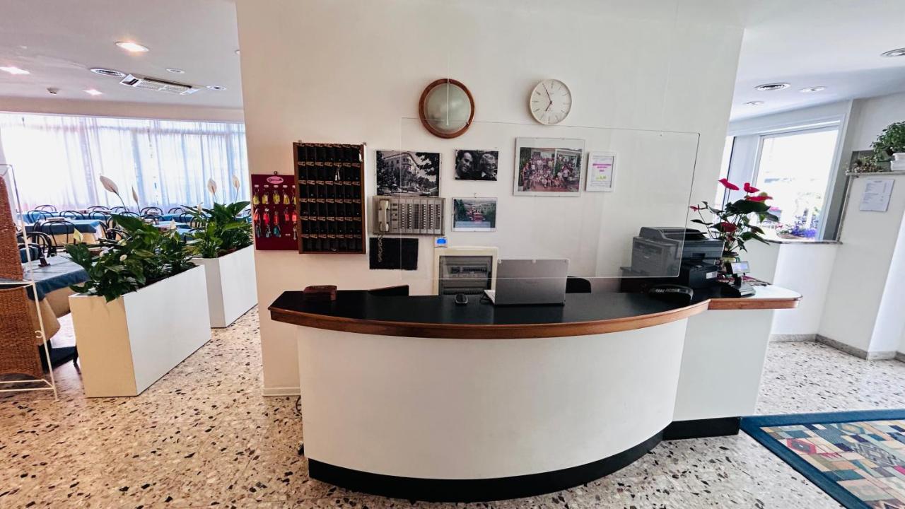 Hotel Sorriso Католика Екстериор снимка
